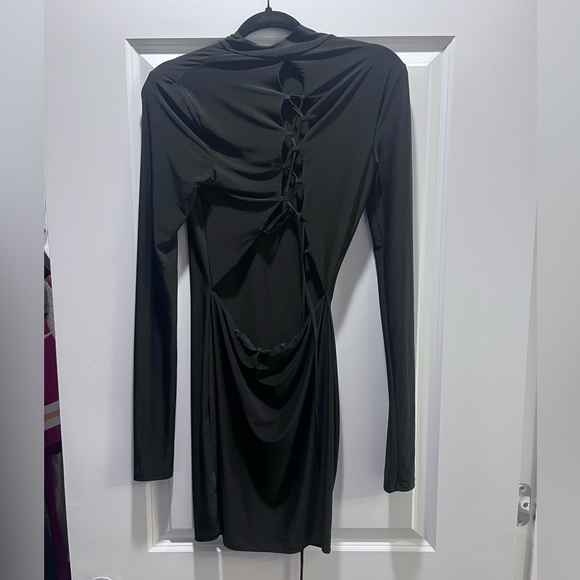 Sabora Classic Black Long Sleeve Dress - Picture 3 of 7